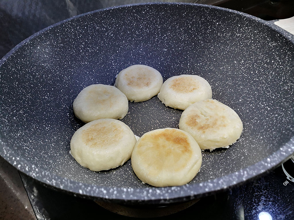 Sourdough English Muffin